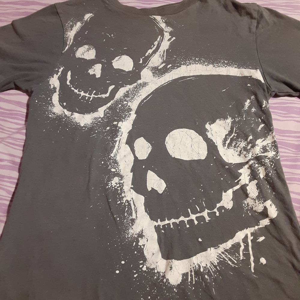 Grey/White Skull Tee